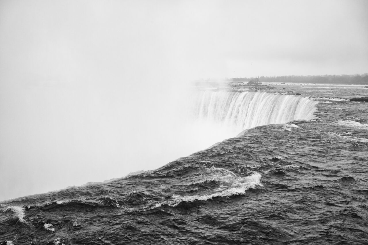A close up of the Niagara Horseshoe Falls. 
